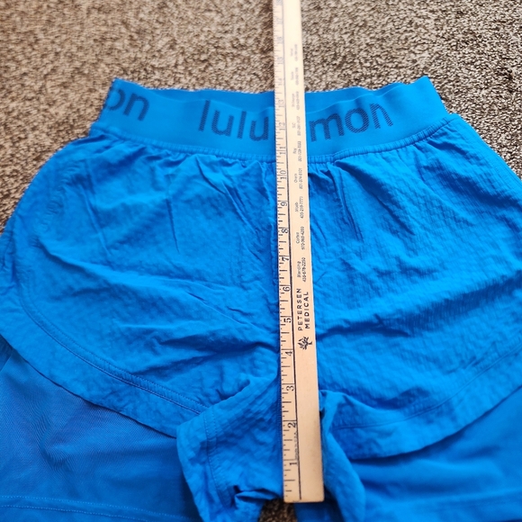 Lululemon Logo Waistband HR Train Short Size 6 - Picture 7 of 7
